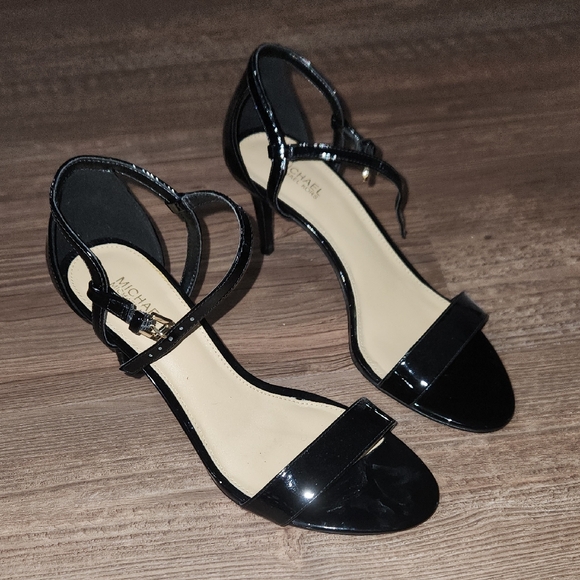 Michael Kors Women's Simone Mid Sandal Ankle Strap Sandals Red Size 8.5 M main image 1